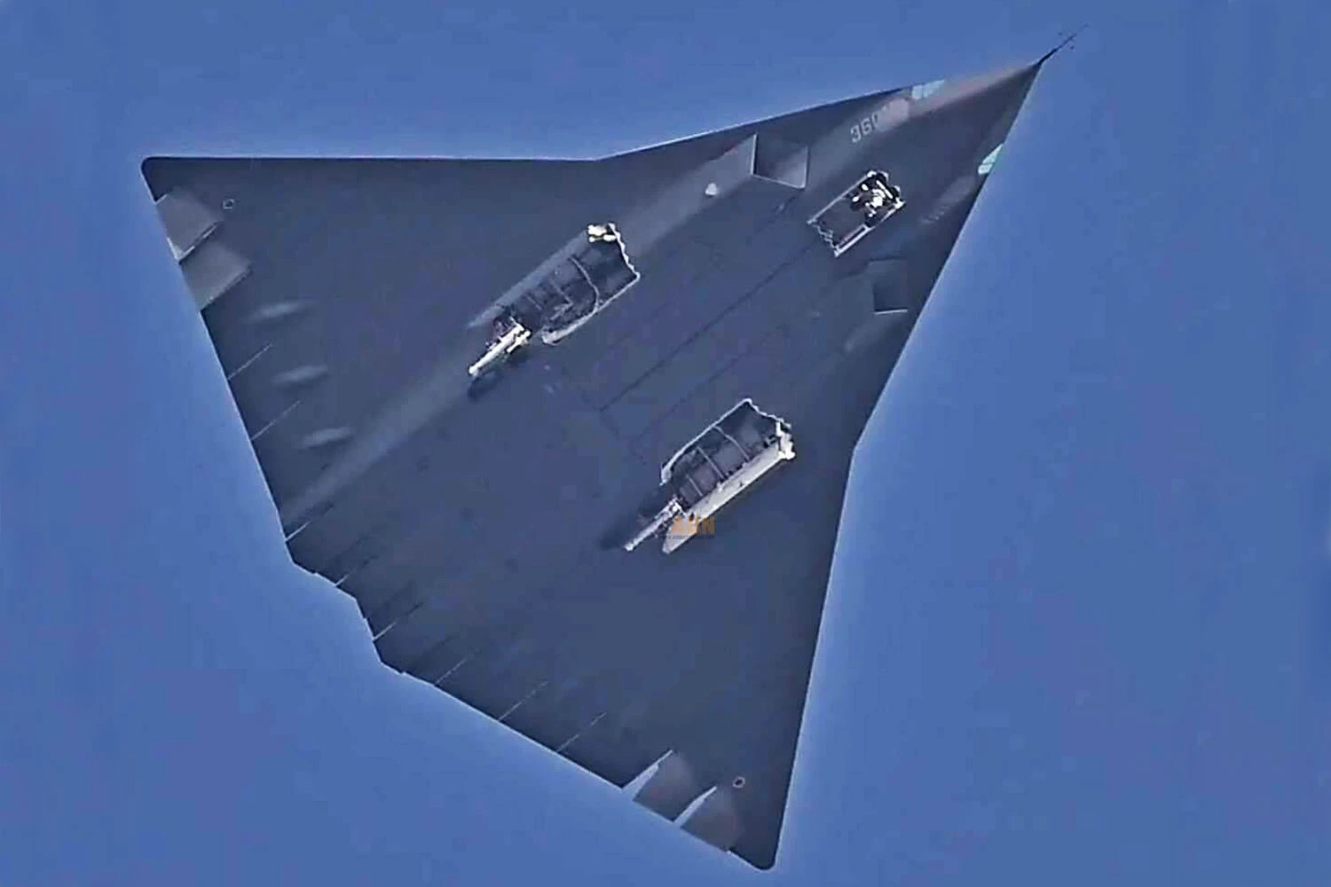 Alleged stealth fighter-bomber from Chengdu (Social media)