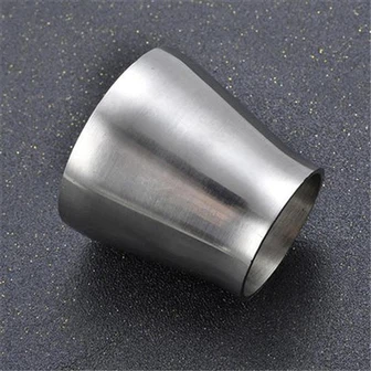 Reductor concentric din titan